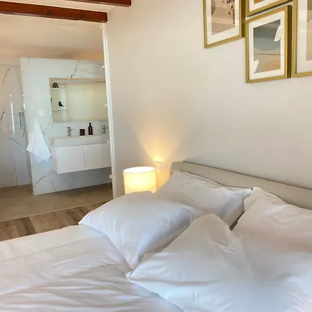 Myrtus - House With Sea View And Garden